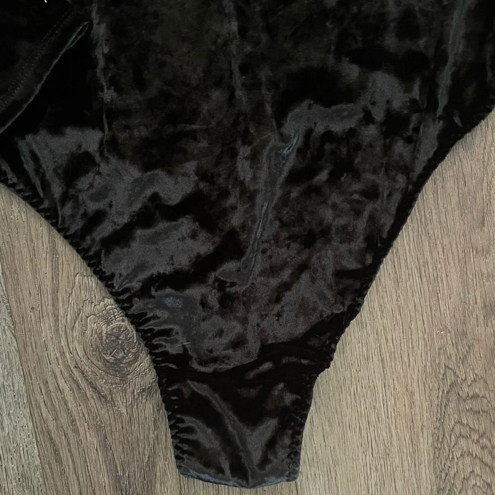Victoria's Secret Crushed Velvet Plunge Bodysuit Black New - Picture 6 of 12